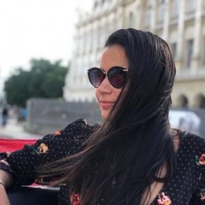 Meet your Posher, Alejandra